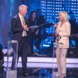 Peter Kloeppel und seine Kollegin Ulrike von der Groeben beim Grimme-Preis auf der Bühne des Theaters.