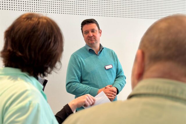 Bürgermeister Rajko Kravanja war einen Vormittag zu Besuch bei den „Grünen Damen und Herren“ im Evangelischen Krankenhaus.