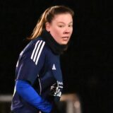 Titania-Spielerin Tamy Karpinski (M.) traf gegen Wanne per Freistoß zum 1:0.