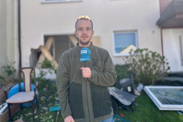 Reporter Tewe Schefer war am Tag nach dem schweren Unfall an der Katharinenstraße gegen 12 Uhr am Unfall-Haus und sprach mit Anwohnern. Das Auto war abgeschleppt.