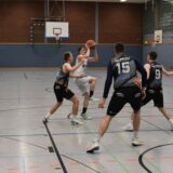 Beim Tabellenzweiten BBA Hagen sorgten die Basketballer des GV Waltrop für eine faustdicke Überraschung (Foto aus dem Hinspiel).
