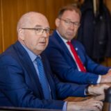 Präsident Heinz-Herbert Dustmann und Hauptgeschäftsführer Stefan Schreiber bei der Vorstellung de Jahresberichts der IHK Dortmund.