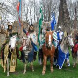 Die Ritter kommen zum Mittelalter-Spektakel.