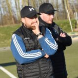 Ob Tim Braun (l.) und Janis Selzer (r.) in dieser Szene im Spiel gegen den SC Marl-Hamm schon den künftigen Torhüter von Teutonia SuS Waltrop beobachten?