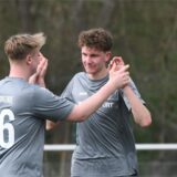 Die Spieler des FC Frohlinde jubeln.