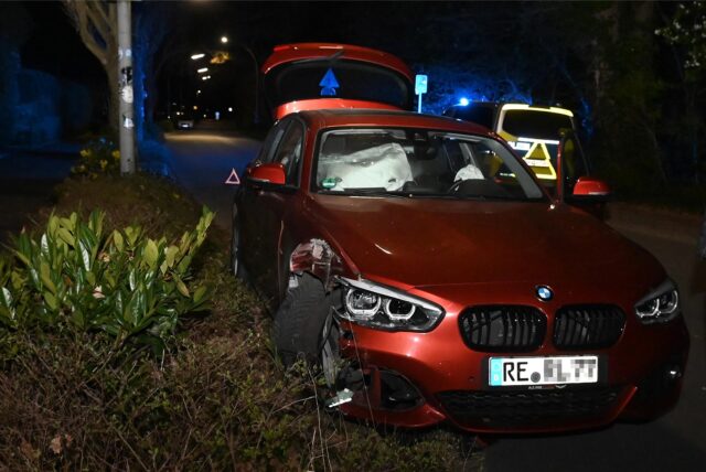 Ein schwer beschädigtes Auto