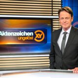 ZDF-Moderator Rudi Cerne im Studio der Sendung „Aktenzeichen XY … ungelöst“.
