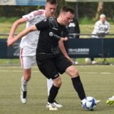Gegen Doppeltorschütze Felix Bramsel (am Ball und Teutonia SuS Waltrop hatte Vestia Disteln II nicht den Hauch einer Chance.
