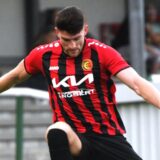 Christian Warnat (oben) wird der Spvgg. Erkenschwick nach dem Clarholz-Spiel rotgesperrt fehlen. Er hatte einen Gegenspieler beleidigt.
