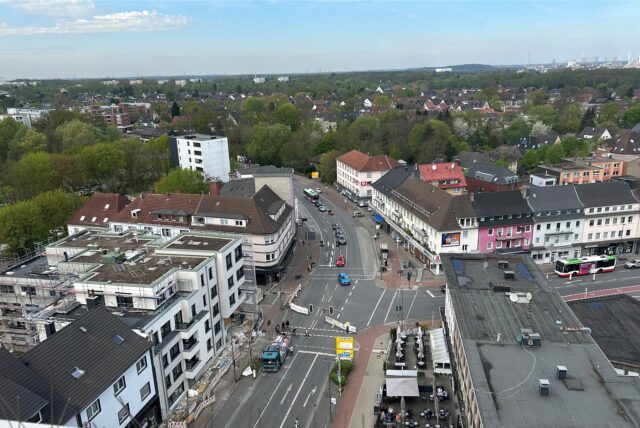 Blick vom Vest-Tower auf die Kreuzung Bergstraße, Römerstraße. Hier wird der Verkehr derzeit umgeleitet.