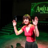 Ley Akpinar als Amélie im Musical in Recklinghausen.