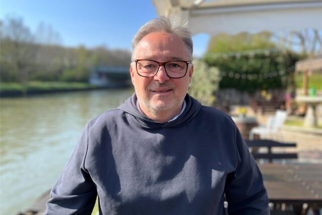 Frank Philipp steht am Kanal in Castrop-Rauxel.