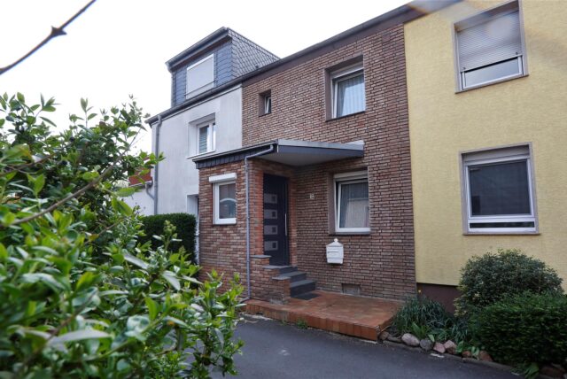 Ein Reihenhaus in Kamen, das vor der Zwangsversteigerung steht.