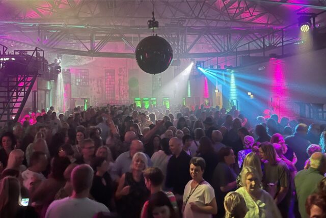 Schlagerparty in der Galerie der Traumfänger.