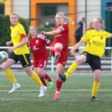 Alles im Griff gegen Seppenrade: VfB-Kapitänin Lisa Rutenberg (M.) und ihr Hülser Team.
