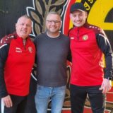 Maurice Loock (r.) und sein Co-Trainer Rudnik (l.) gehen auch in die nächste Saison als U19-Trainer bei der Spvgg. Erkenschwick.
