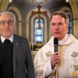 Die Castrop-Rauxeler Pfarrer Zbigniew Szarata (l.) und Christoph Gundermann sind mit den vom Erzbistum verkündeten Veränderungen für die nächsten Jahre konfrontiert. Jeder geht auf seine Weise damit um. Es reicht von Skepsis bis Zuversicht.
