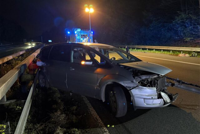 Unfallauto auf der A 43