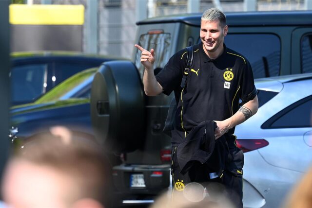 Niklas Süle gestikuliert.