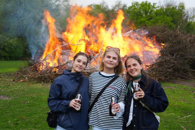 So schön war es am Sonntagabend beim Osterfeuer der 2. Kompanie des Bürgerschützenvereins Waltrop am Hof Meßmann.