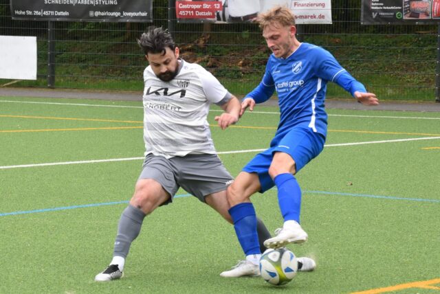 Denis Voca (l.) und Meckinghoven hielten nur 60 Minuten gegen Dario Velmer und Hochlar mit.