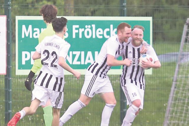 SC Marl-Hamm jubelt m Spiel gegen SSC Recklinghausen