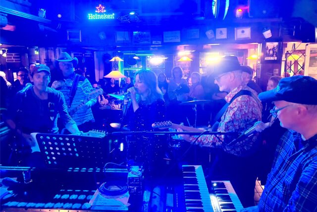 Die Band „Desert Style“ aus Recklinghausen spielt in Murphy’s Pub & Grill.