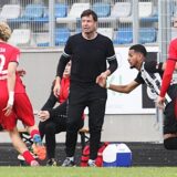 Fußball, Oberliga Westfalen, 21. April 2025: SG Wattenscheid 09 – Spvgg. Erkenschwick 1:0. Trainer Magnus Niemöller.