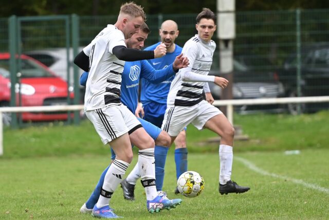In der Kreisliga B3 kommt es am 27. April zum Rückrundenspiel zwischen den Reserveteams des VfB Waltrop und von Borussia Ahsen. Das Hinspiel gewannen die Dattelner deutlich mit 5:1.
