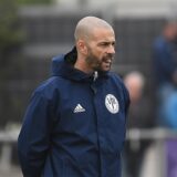 Patrick Stich, Trainer des VfB Habinghorst, stellt im Spiel bei RWT Herne ein Torwart-Talent zwischen die Pfosten.