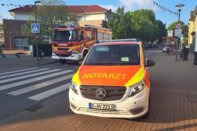 Einsatzfahrzeuge der Feuerwehr Marl an der Kolpingstraße in Marl-Polsum.