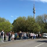 Viele Hundert Menschen wollen den Westfalenpark besuchen.