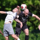 Kopfballduell zwischen FC Nordkirchen und SV Dorsten-Hardt