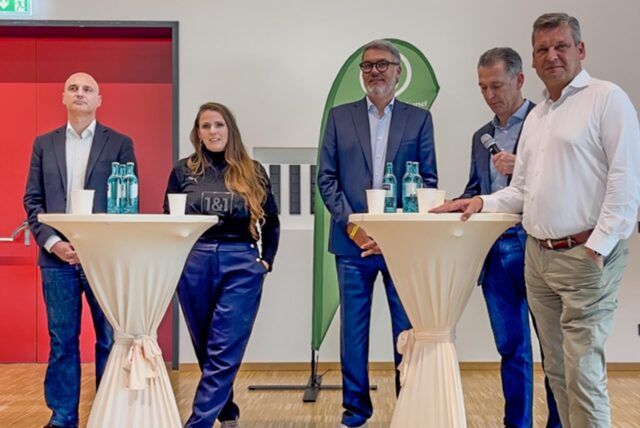 Vier Kandidaten und ein Moderator (v.l.): Alexander Kalouti (CDU), Katrin Lögering (Grüne), Thomas Westphal (SPD), Matthias Grasediek (Stadtsportbund), Martin Cremer (parteilos).