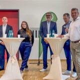 Vier Kandidaten und ein Moderator (v.l.): Alexander Kalouti (CDU), Katrin Lögering (Grüne), Thomas Westphal (SPD), Matthias Grasediek (Stadtsportbund), Martin Cremer (parteilos).