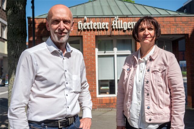 Joachim Schmidt und Martina Möller am Pavillon der Hertener Allgemeinen.