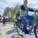 Etwa 160 bis 180 Radfahrerinnen und Radfahrer haben sich am Sonntagnachmittag (5.5.2024) am Europaplatz in Castrop-Rauxel zur zweiten Fahrraddemo Kidical Mass ein.