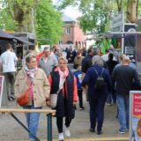 Menschen beim Streetfood Drink and Music Festival in Dorsten