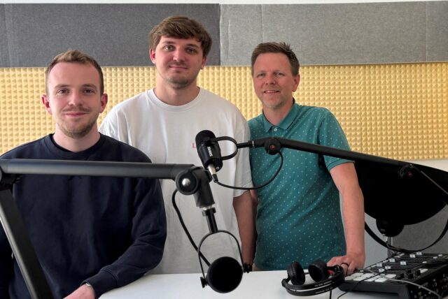 Der PottCAS in Episode #147 mit Tewe Schefer, Lars Biermann und Moderator Tobias Weckenbrock (v.l.).
