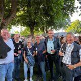 Viele Menschen feierten am Wulfener Wappenbaum in den Mai.