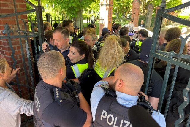Vor und auf dem Gelände der Zeche Zollern kam es zu Auseinandersetzungen zwischen Antifa und AfD-Vertretern.