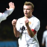 Im Hinspiel setzte sich die Spvgg. Erkenschwick dank eines Doppelpacks von Kapitän Finn Wortmann (r.) mit 2:1 gegen den FC Eintracht Rheine durch.