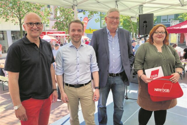 Kandidatenrunde zur Bürgermeisterwahl mit drei Männern und einer Frau