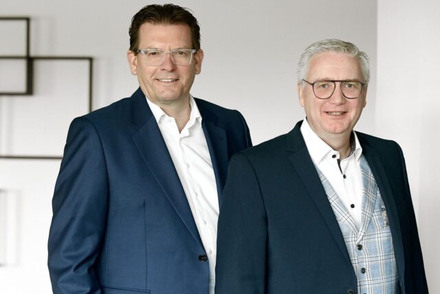 Die Vorstandsmitglieder der Vereinten Volksbank, Martin Wissing und Ingo Hinzmann (von links)