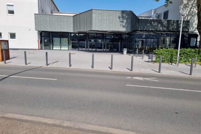 Blick auf den Eingangsbereich der Stadthalle Datteln