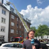 Unser Reporter Tim Hübbertz berichtet von einem Dachstuhlbrand in Dortmund.