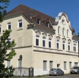 Montage zeigt links Recklinghausen-Historiker Rüdiger Sander, rechts das Wohnhaus Suderwichstraße 191 im Stadtteil Suderwich.