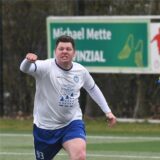 Marc Schröter (l.) kämpft mit dem FC Castrop-Rauxel um den Aufstieg in der Bezirksliga 10.