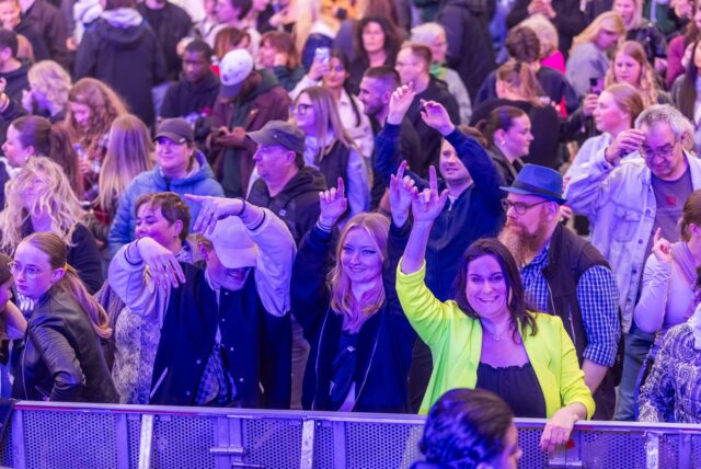 Am Samstagabend (3. Mai) haben viele Menschen in der City gefeiert.