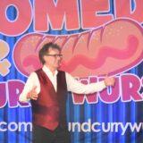 Christoph Brüske begeisterte neben drei weiteren Größen der Comedy-Szene auf der Bühne der Schulzentrumsaula rund 500 Gäste.